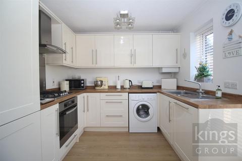 24 Foresters Close, Cheshunt, Waltham Cross, EN7 6TF