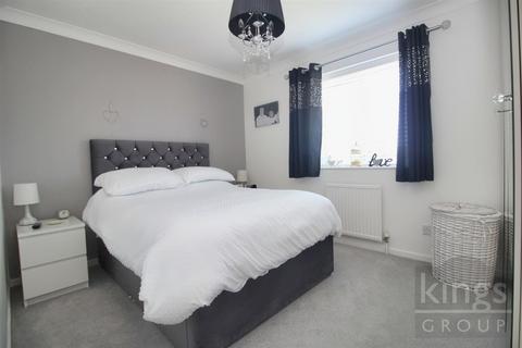 24 Foresters Close, Cheshunt, Waltham Cross, EN7 6TF