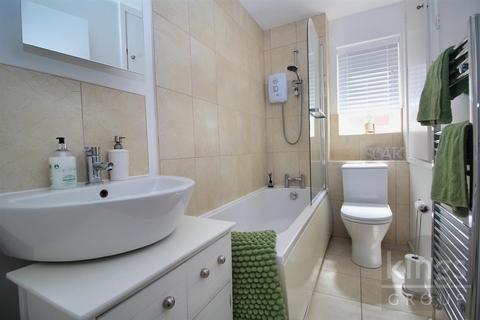 24 Foresters Close, Cheshunt, Waltham Cross, EN7 6TF