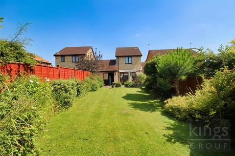 24 Foresters Close, Cheshunt, Waltham Cross, EN7 6TF