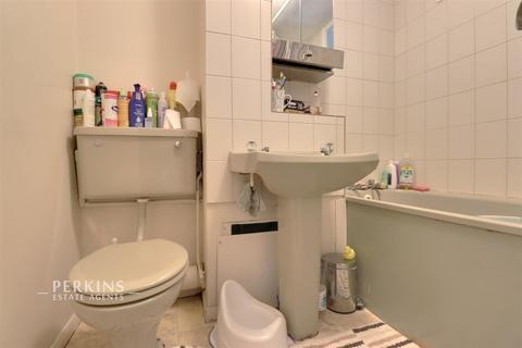 2 bedroom flat for sale, Northolt, UB5