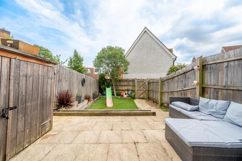 3 bedroom terraced house for sale, Almond Road, Dunmow, Essex