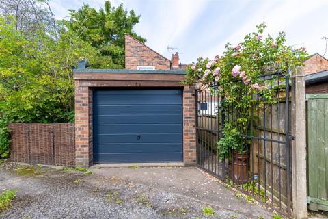 3 bedroom end of terrace house for sale, Millstone Lane, Nantwich