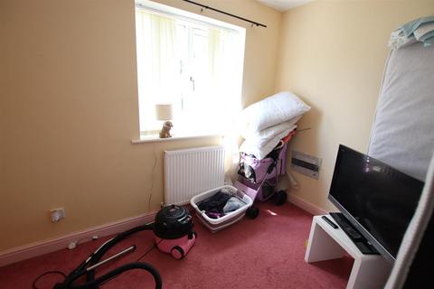 4 Alanby Drive, Bradford, BD10 9JF
