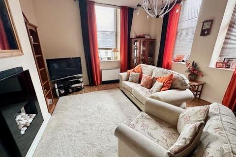 2 bedroom house for sale, Charlotte Close, Halifax