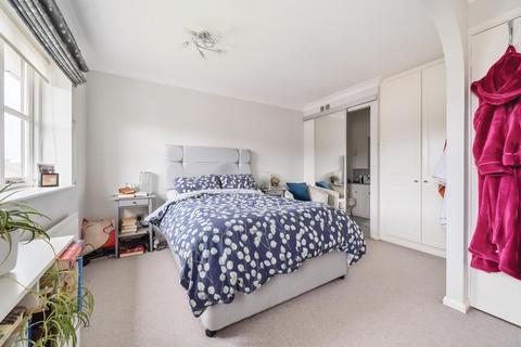 2 bedroom semi-detached house to rent, Brancaster Drive, Mill Hill