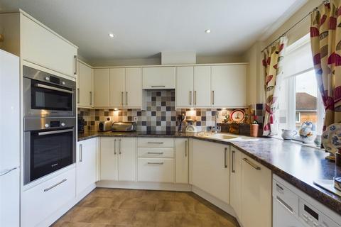 2 bedroom apartment for sale, Minster Court, Bracebridge Heath, Lincoln