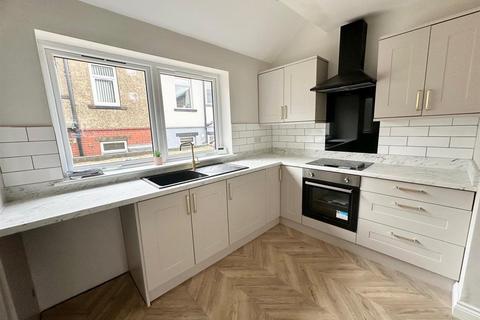 3 bedroom house for sale, St. Albans Avenue, Huddersfield