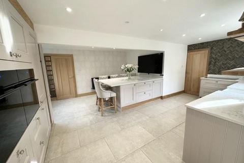 5 bedroom detached house for sale, Broomfield Avenue, Savile Park, Halifax