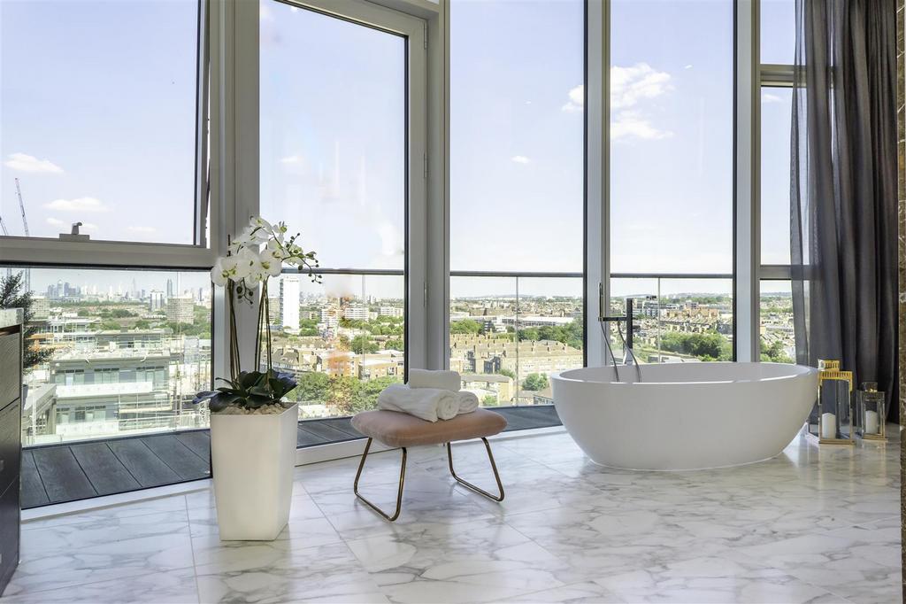 Master en-suite.jpg