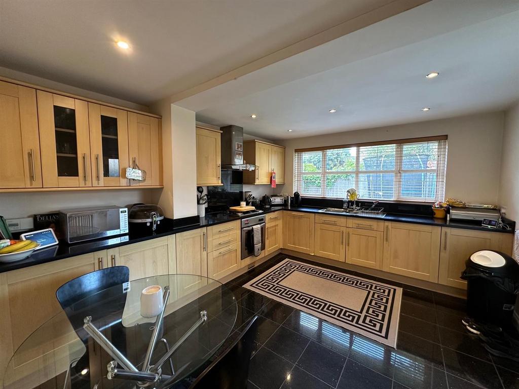 Kitchen/Breakfast Room