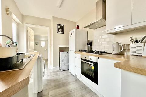 52 Swan Road, Gloucester, GL1 3BJ