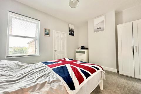 52 Swan Road, Gloucester, GL1 3BJ