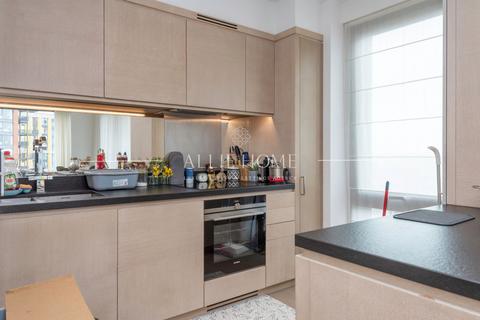 2 bedroom apartment for sale, Viaduct Gardens, London SW11