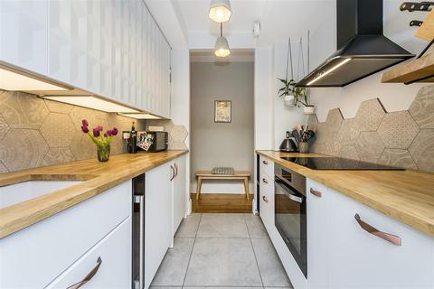268 Francis Road, London, E10 6NJ
