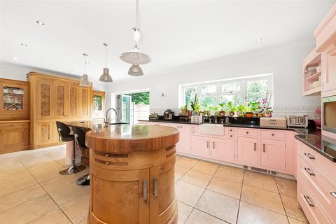 5 bedroom detached house for sale, Elwill Way, Beckenham BR3