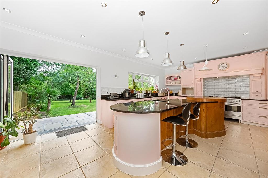 Kitchen / Diner Area