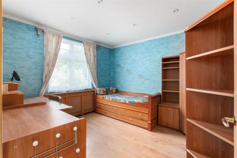 41 Firstway, London, SW20 0JD