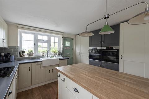 9 Folly Fields, Wheathampstead, St Albans, AL4 8HJ