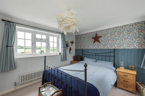 9 Folly Fields, Wheathampstead, St Albans, AL4 8HJ