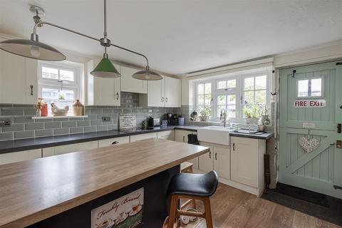 9 Folly Fields, Wheathampstead, St Albans, AL4 8HJ