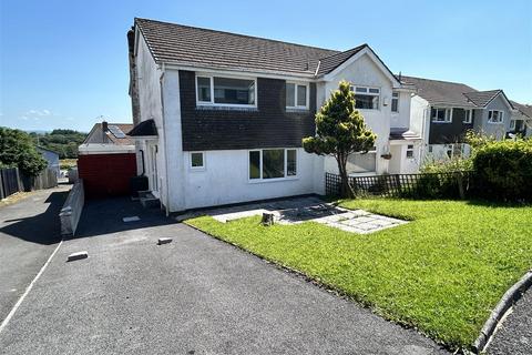 3 bedroom detached house to rent, Erw Non, Llannon, Llanelli