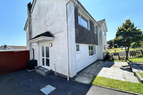 3 bedroom detached house to rent, Erw Non, Llannon, Llanelli