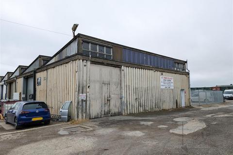 Warehouse to rent, Canal Road, Higham, Rochester