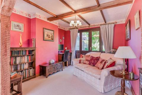 91 Elmwood Drive, Epsom, KT17 2NL