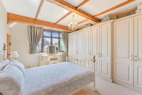 91 Elmwood Drive, Epsom, KT17 2NL