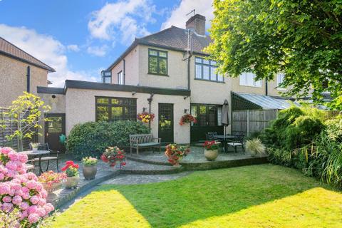 91 Elmwood Drive, Epsom, KT17 2NL