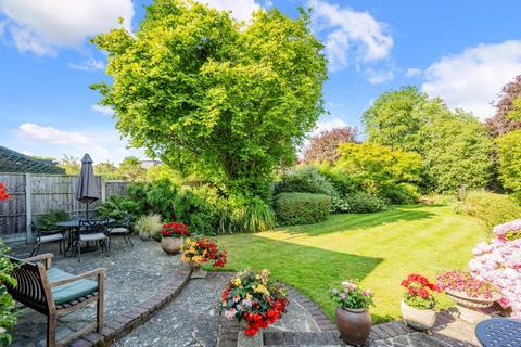 91 Elmwood Drive, Epsom, KT17 2NL