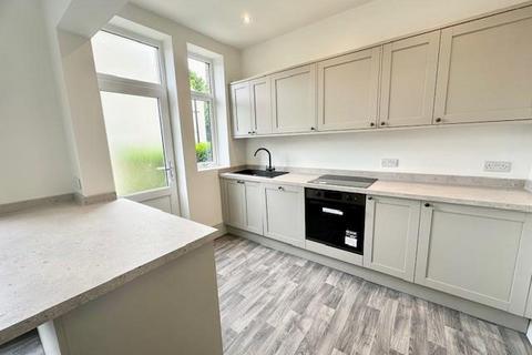 3 bedroom terraced house for sale, Dudwell Lane, Skircoat Green, Halifax