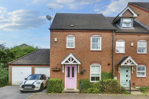 3 bedroom townhouse for sale, Rowans Crescent, Nottingham