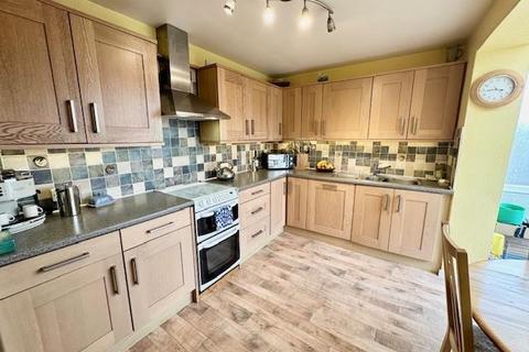 3 bedroom detached bungalow for sale, High Meadows, Greetland, Halifax