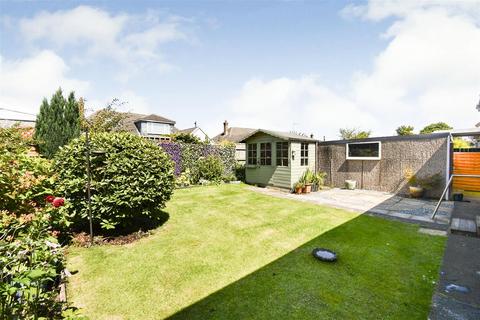 2 bedroom detached bungalow for sale, Driffield Close, Cottingham