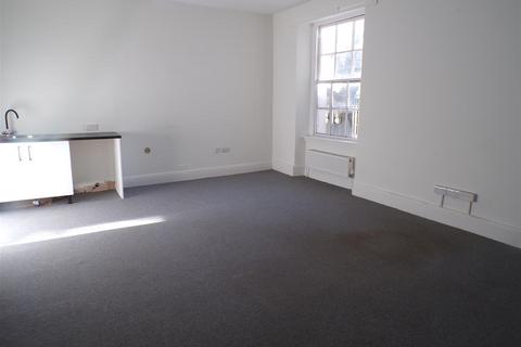 Property to rent, Dartmouth Close, Totnes