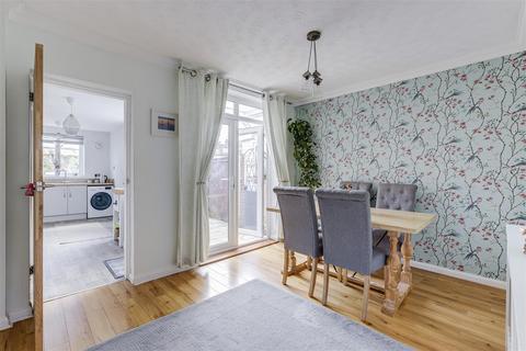 36 Beardsmore Grove, Hucknall, Nottingham, NG15 8AW