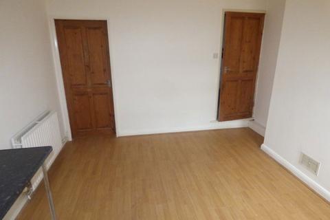 2 bedroom terraced house to rent, Taylor Street, Ilkeston. DE7 5JP