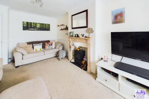 37 Oaklands Road, Northfleet, Gravesend, DA11 8PA