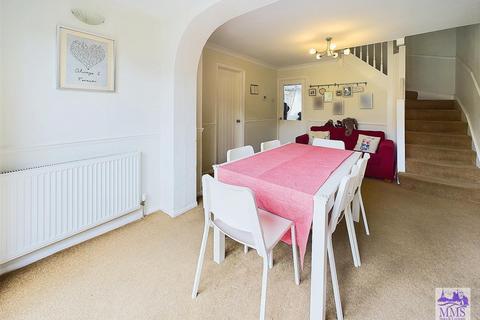 37 Oaklands Road, Northfleet, Gravesend, DA11 8PA