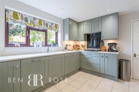 26 Dunrobin Drive, Euxton, Chorley, PR7 6NE