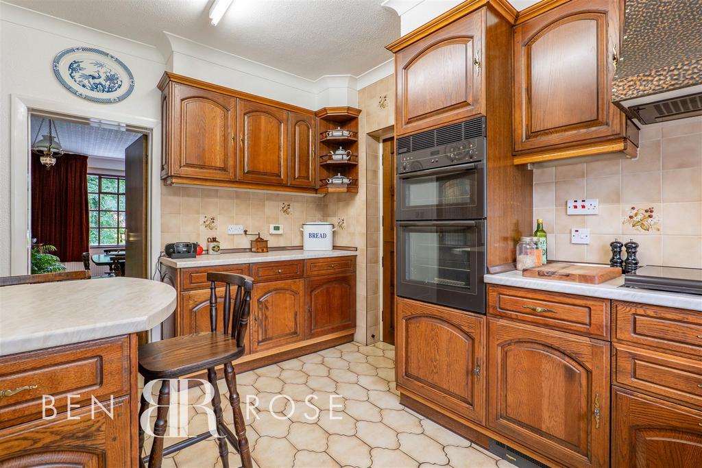 Kitchen/Breakfast Room