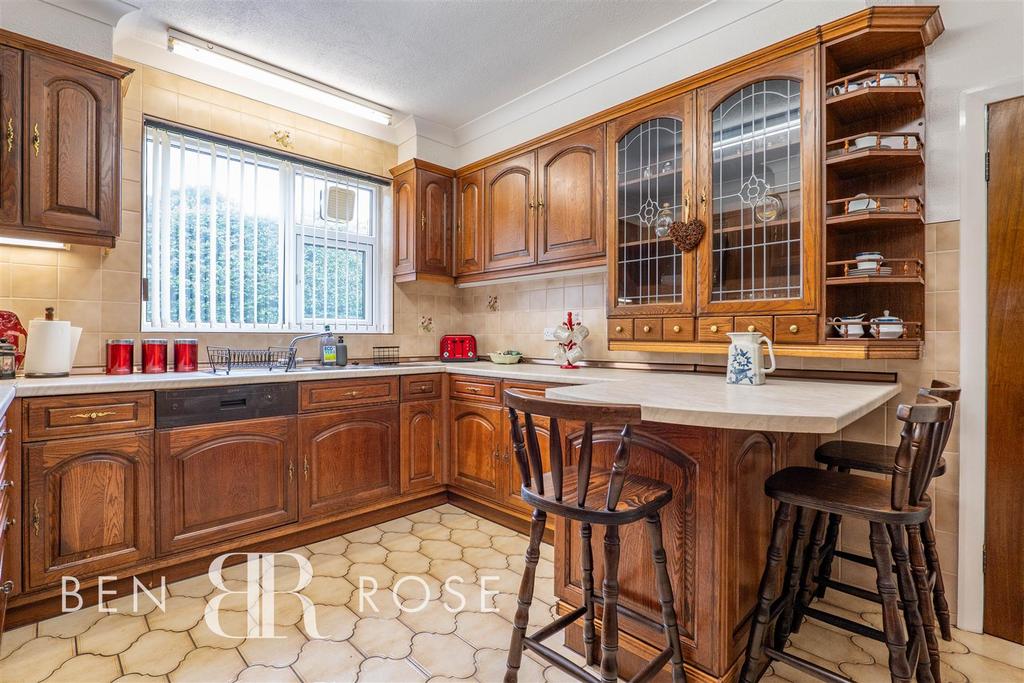 Kitchen/Breakfast Room