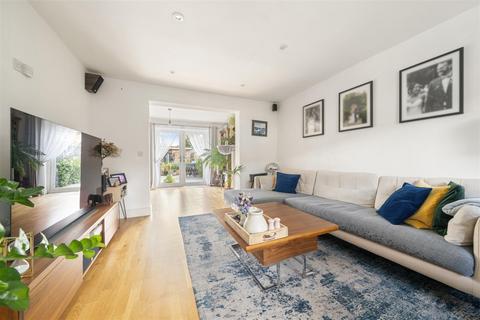 52 Prospect Crescent, Twickenham, TW2 7EA