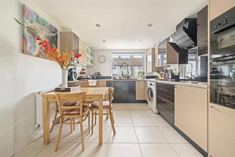 52 Prospect Crescent, Twickenham, TW2 7EA