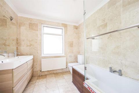 4 bedroom semi-detached house for sale, Great West Road, Hounslow