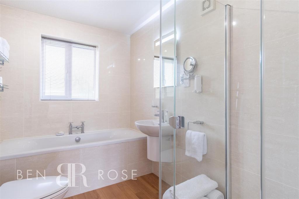 Master Ensuite