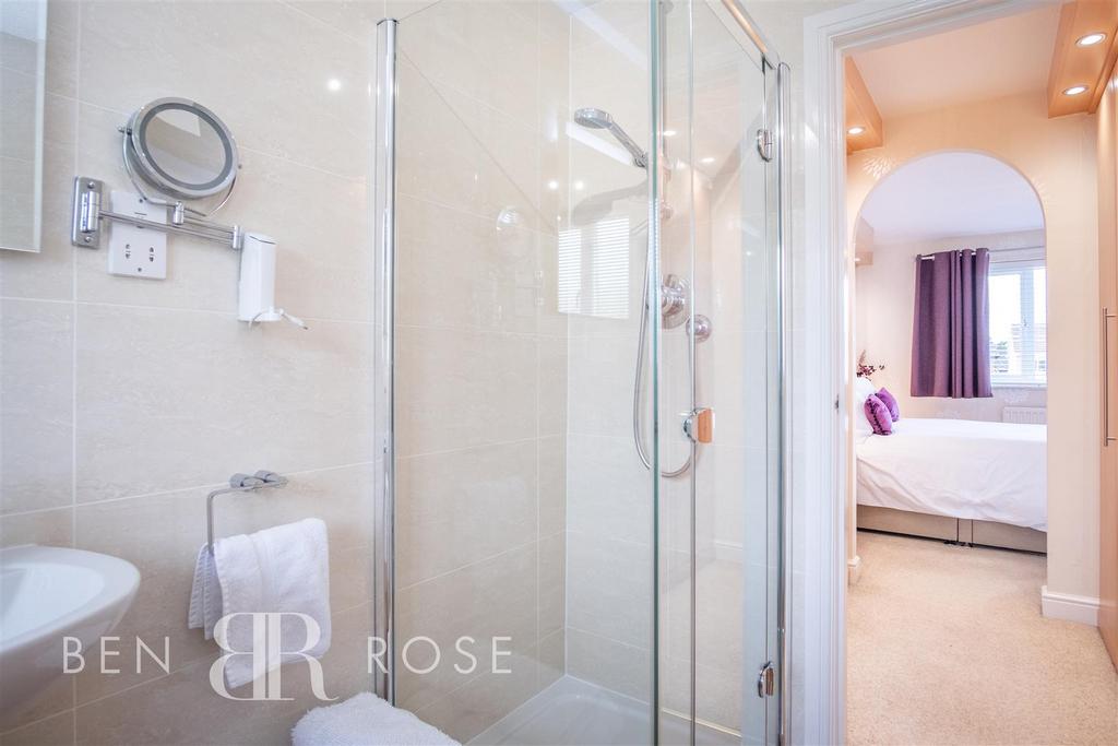 Master Ensuite
