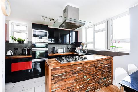 61 Gardner Close, London, E11 2HN